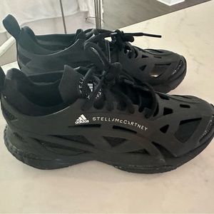 Adidas by Stella McCartney Solarglide women’s running. Black size 7 (US).